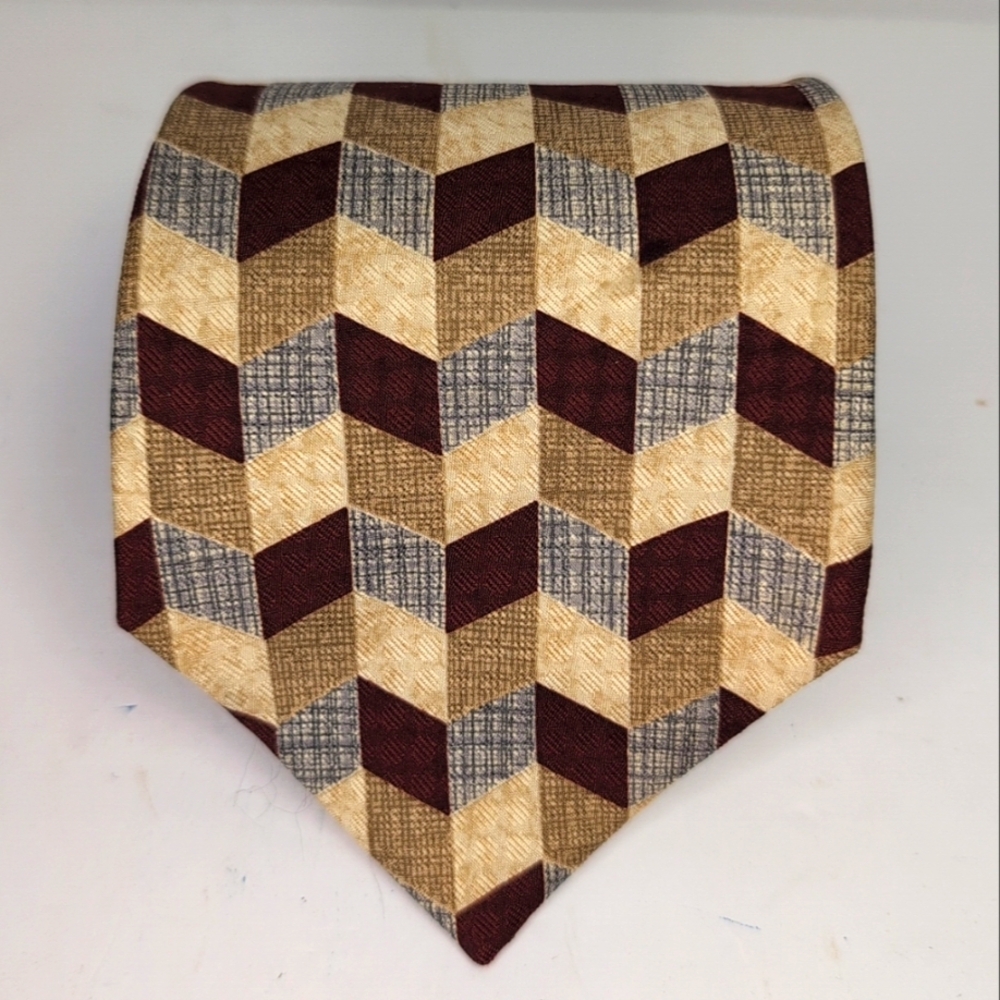 Vintage GUESS Tie USA American Classics Geometric Print Silk 58" Mens Necktie